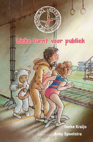 Lieke turnt voor publiek